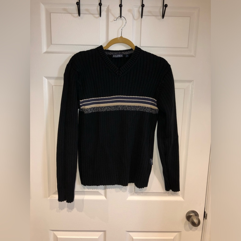 Men’s Long Sleeves Sweater; Size “M”